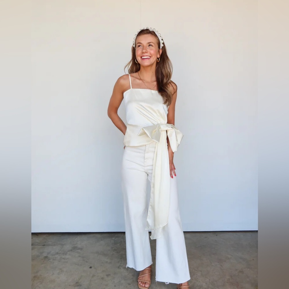 Vestique Hands Are Tied ivory top size Small (0/2) NWT